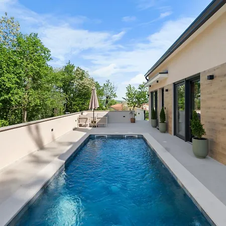 Charming Harmonia With Heated Pool And Indoor Jacuzzi Surrounded By Nature