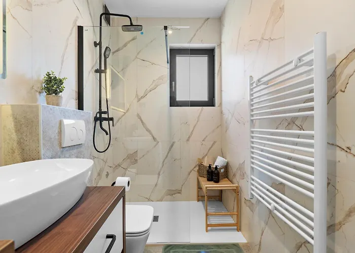 빌라 Charming Harmonia With Heated Pool And Indoor Jacuzzi Surrounded By Nature Pićan