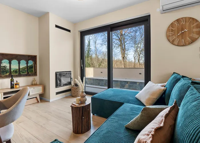Charming Harmonia With Heated Pool And Indoor Jacuzzi Surrounded By Nature