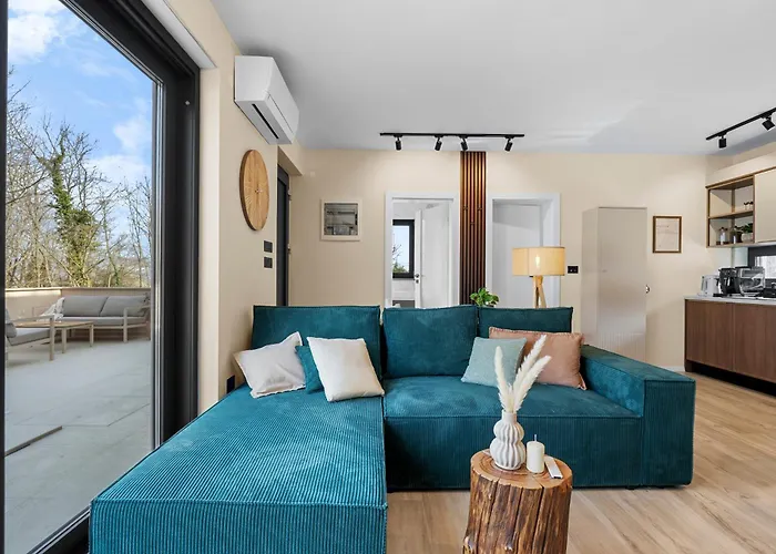 Charming Harmonia With Heated Pool And Indoor Jacuzzi Surrounded By Nature 빌라