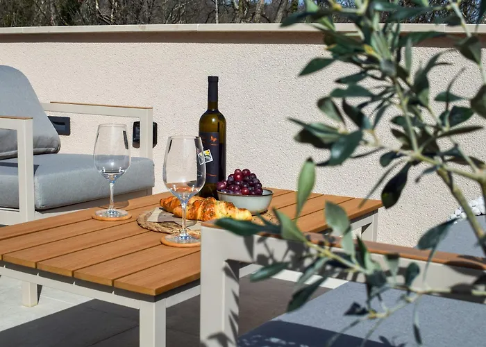 Charming Harmonia With Heated Pool And Indoor Jacuzzi Surrounded By Nature