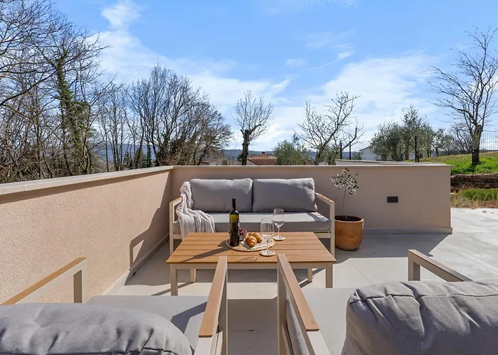 빌라 Charming Harmonia With Heated Pool And Indoor Jacuzzi Surrounded By Nature Pićan
