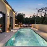 Charming Harmonia With Heated Pool And Indoor Jacuzzi Surrounded By Nature Villa Pićan