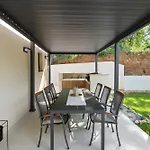 Charming Harmonia With Heated Pool And Indoor Jacuzzi Surrounded By Nature Villa Pićan