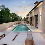 Charming Harmonia With Heated Pool And Indoor Jacuzzi Surrounded By Nature Villa Pićan