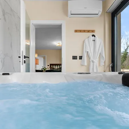 Charming Harmonia With Heated Pool And Indoor Jacuzzi Surrounded By Nature Pićan