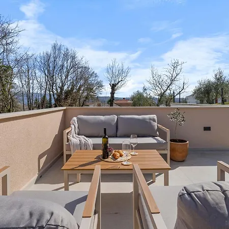 Vila Charming Harmonia With Heated Pool And Indoor Jacuzzi Surrounded By Nature Pićan