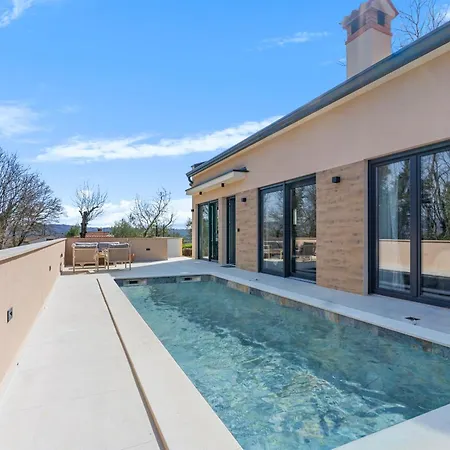 Charming Harmonia With Heated Pool And Indoor Jacuzzi Surrounded By Nature Villa *
