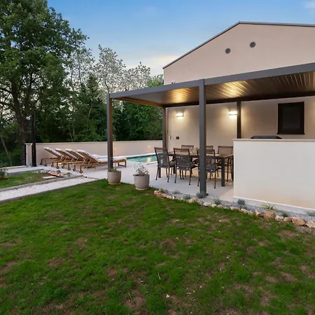 Charming Harmonia With Heated Pool And Indoor Jacuzzi Surrounded By Nature *