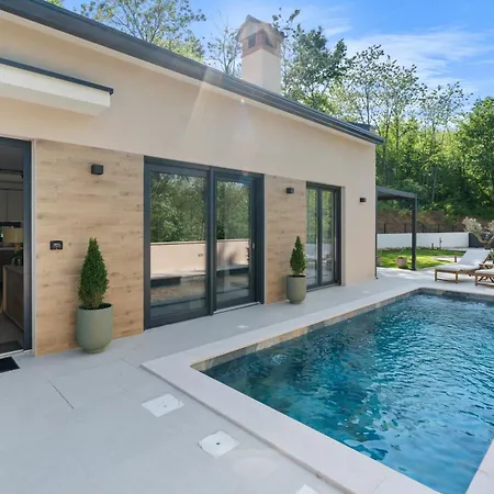 Villa Charming Harmonia With Heated Pool And Indoor Jacuzzi Surrounded By Nature *