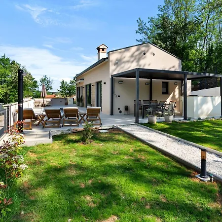 Villa Charming Harmonia With Heated Pool And Indoor Jacuzzi Surrounded By Nature *