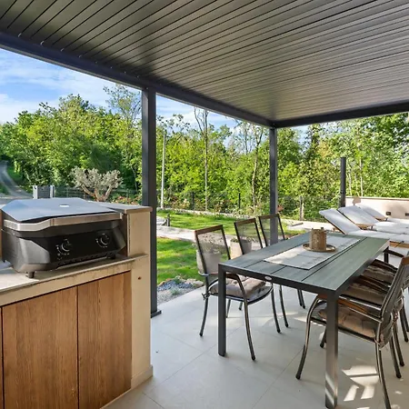 Charming Harmonia With Heated Pool And Indoor Jacuzzi Surrounded By Nature Villa *