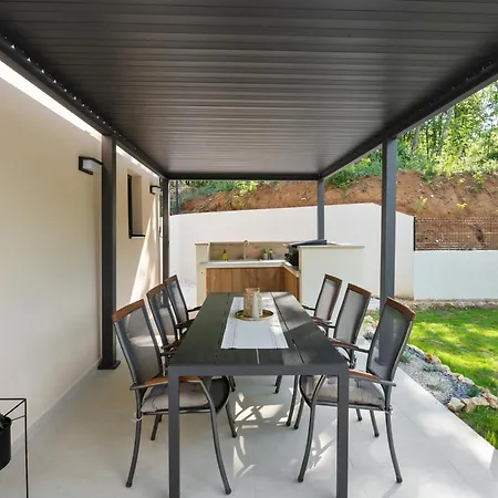 Charming Harmonia With Heated Pool And Indoor Jacuzzi Surrounded By Nature Villa Pićan