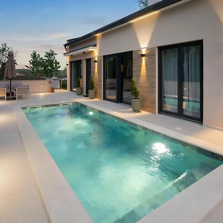 Villa Charming Harmonia With Heated Pool And Indoor Jacuzzi Surrounded By Nature Pićan