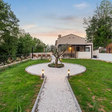 Charming Harmonia With Heated Pool And Indoor Jacuzzi Surrounded By Nature Villa